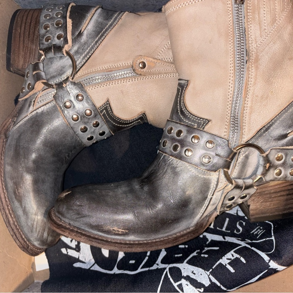 Freebird Two-Tone Ankle Boots - Gray and Tan - Picture 2 of 6